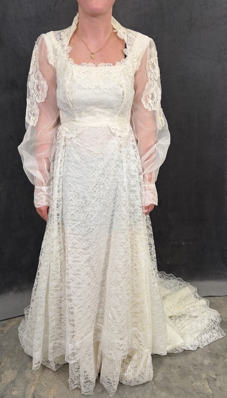 Vintage Lace Wedding Dress, Long Sleeve JC Penney Fashions Size 7/8 Charity
